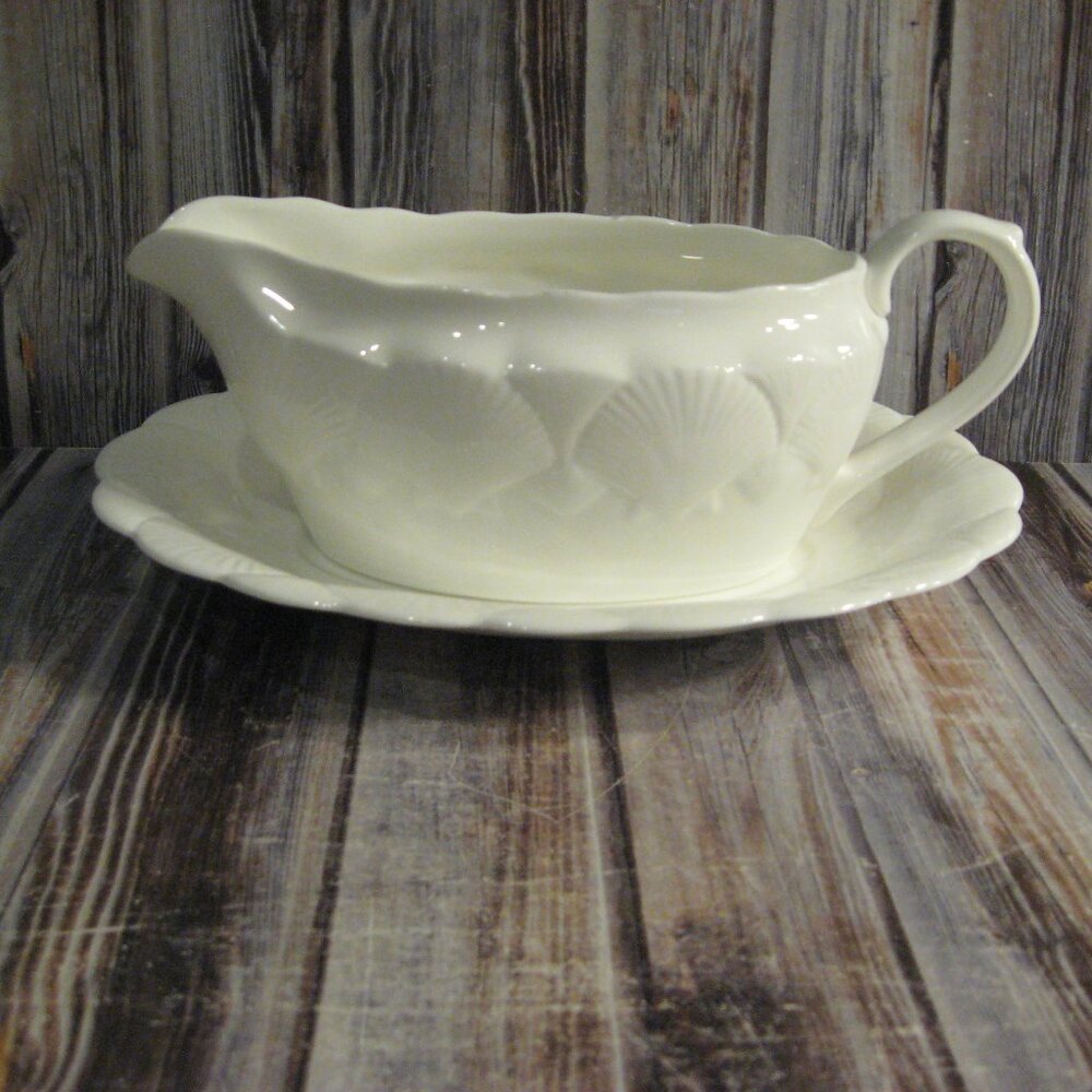 COALPORT OCEANSIDE BONE CHINA GRAVY BOAT & UNDERPLATE - ENGLAND